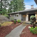 Midcentury Modern Gem - 3Bd 2Ba
