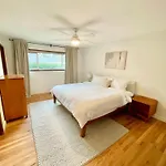 Midcentury Modern Gem - 3Bd 2Ba