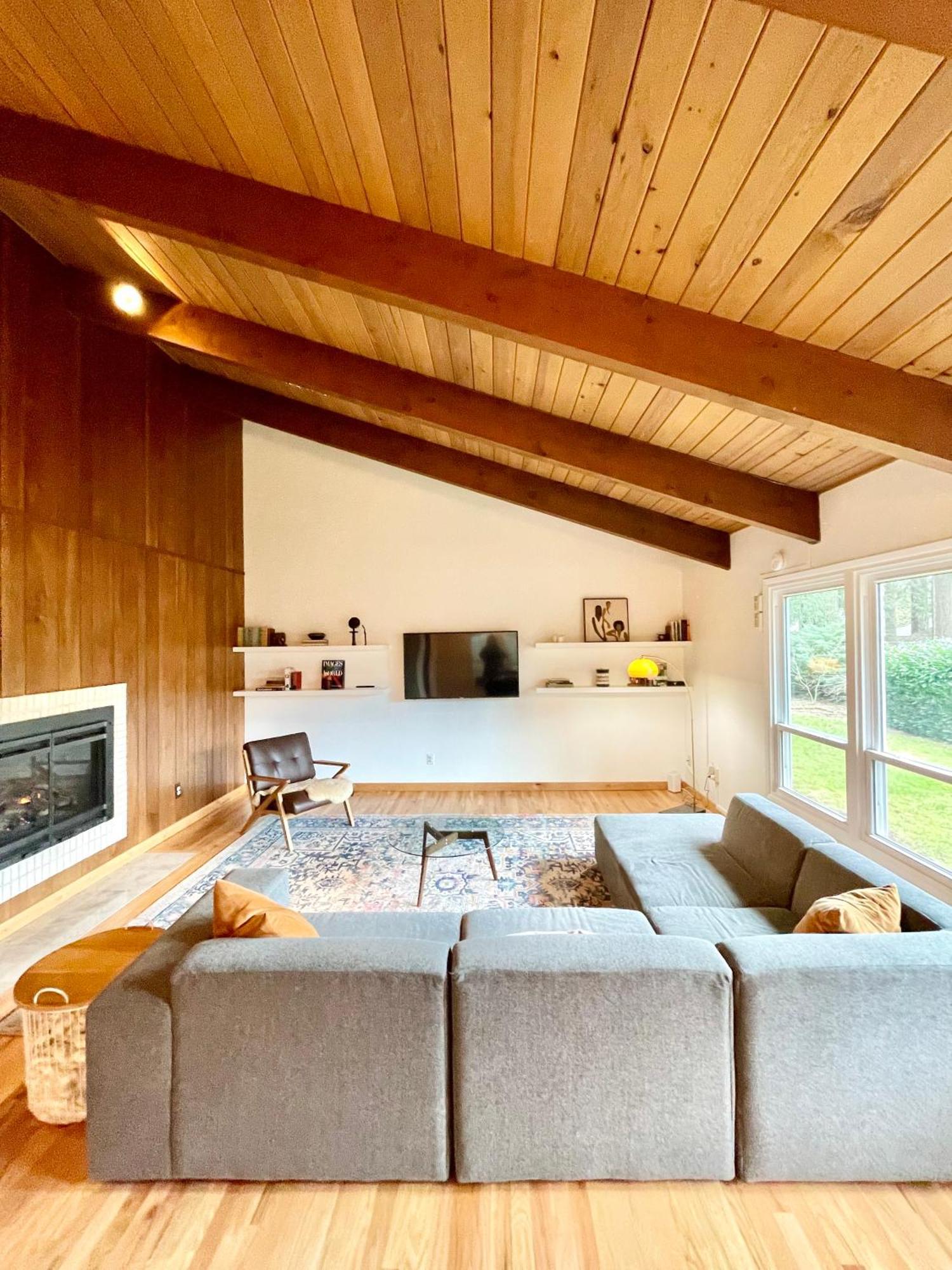 Midcentury Modern Gem - 3bd 2ba Holiday home